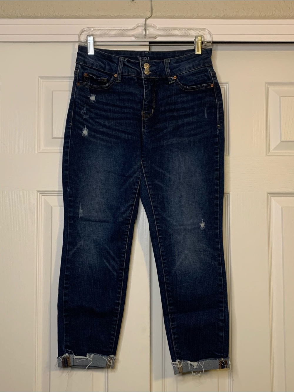 Time & Tru Mid Rise Dark Denim Capri Jeans
